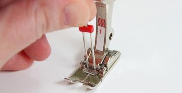 Способы применения двойных игл для швейной машинки Двойная игла для швейной машины как пользоваться